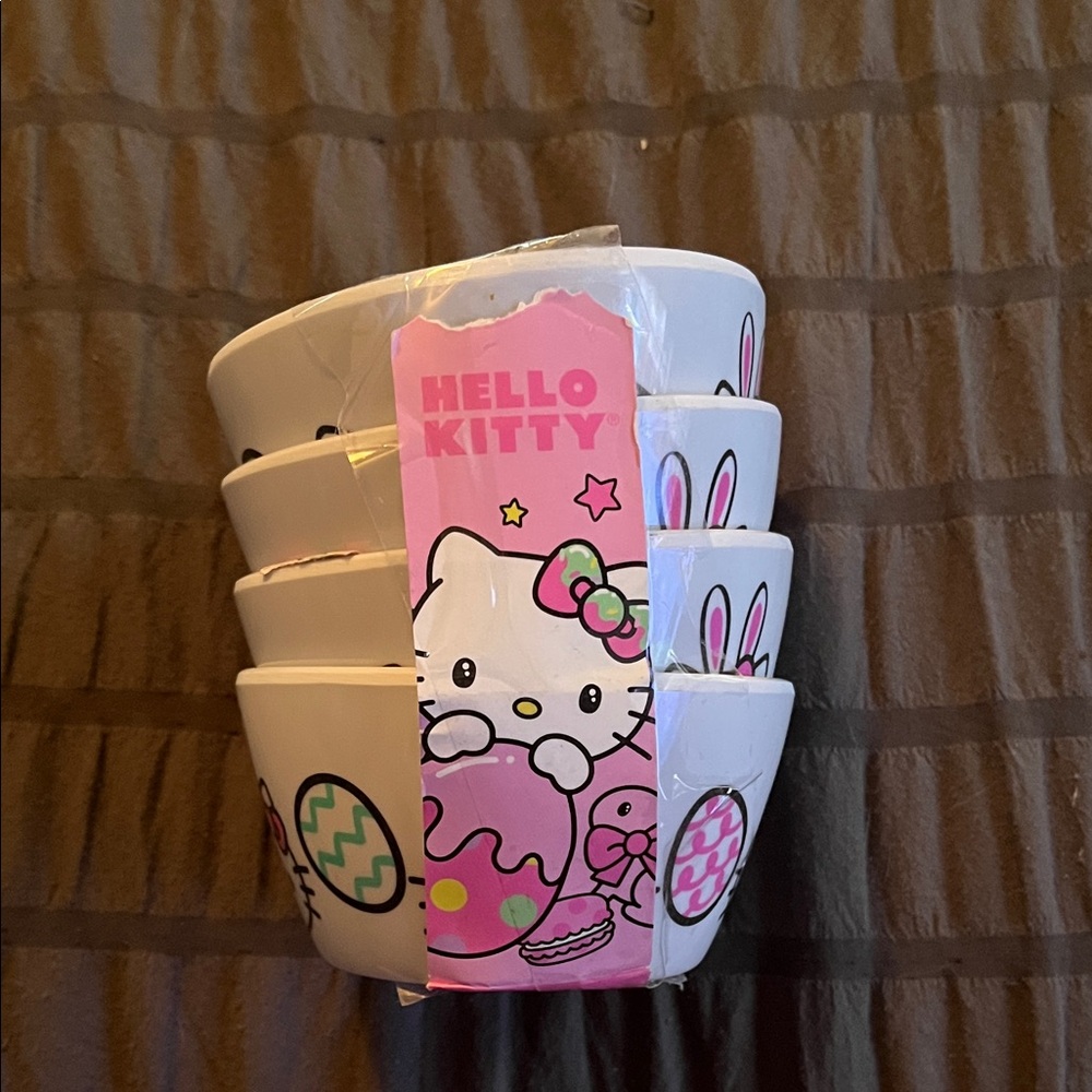 Hello Kitty Pink and White Easter Snack Bowl Set (4)